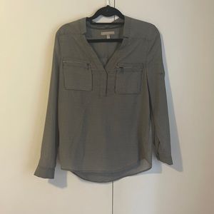 Banana republic long sleeve blouse with black and white pattern. Size small